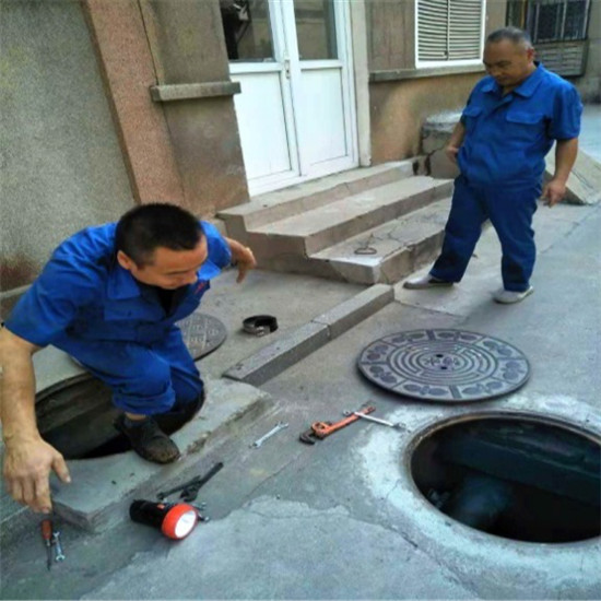 慶國(guó)慶 致敬平凡的“中房物業(yè)人”112.jpg