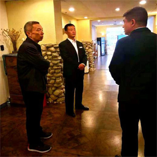 慶國(guó)慶 致敬平凡的“中房物業(yè)人”14.jpg