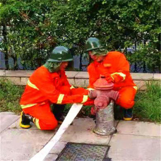 慶國(guó)慶 致敬平凡的“中房物業(yè)人”17.jpg