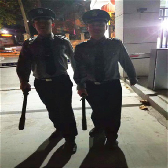 慶國(guó)慶 致敬平凡的“中房物業(yè)人”22.jpg